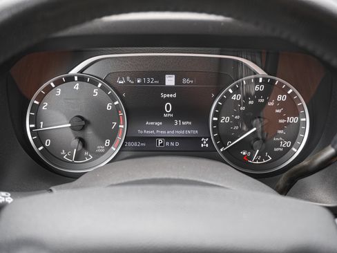 Used 2021 Nissan Titan SV w/ SV Convenience Package AWD/4WD image 22