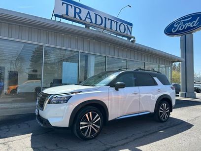 Used 2025 Nissan Pathfinder Platinum