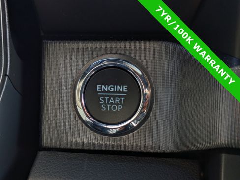 Certified 2024 Ford F250 Platinum image 36