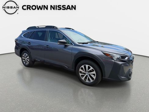 Used 2025 Subaru Outback Premium AWD/4WD image 10