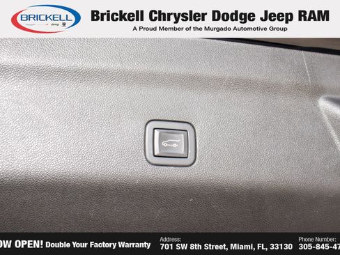 Used 2023 GMC Yukon XL Denali image 10