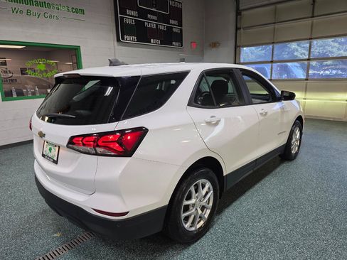 Used 2022 Chevrolet Equinox LS FWD image 6