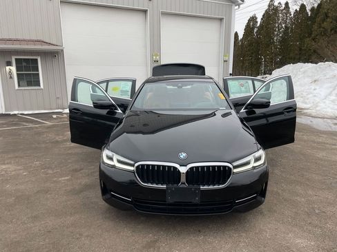 Used 2021 BMW 530i xDrive w/ Premium Package image 29