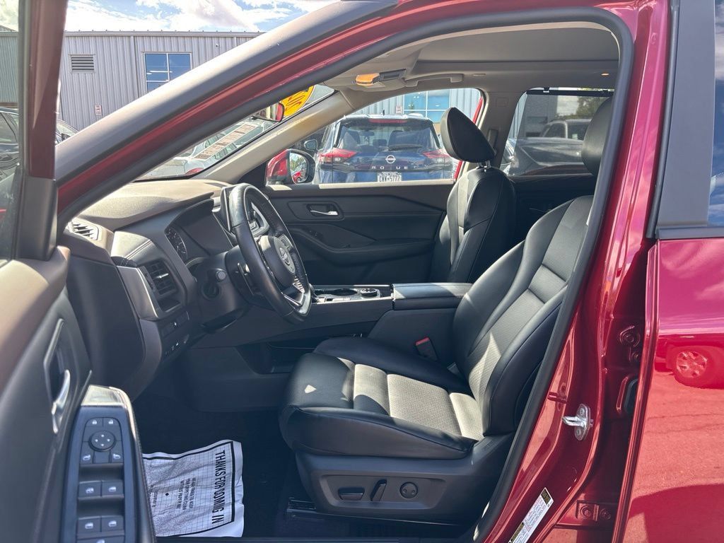 Certified 2023 Nissan Rogue SV w/ SV Premium B Package AWD/4WD image 20