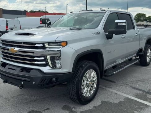 Used 2022 Chevrolet Silverado 3500 High Country w/ Z71 Off-Road Package AWD/4WD image 2