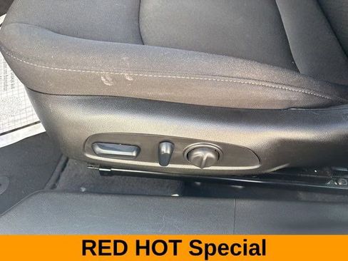 Used 2024 Chevrolet Malibu LT FWD image 12