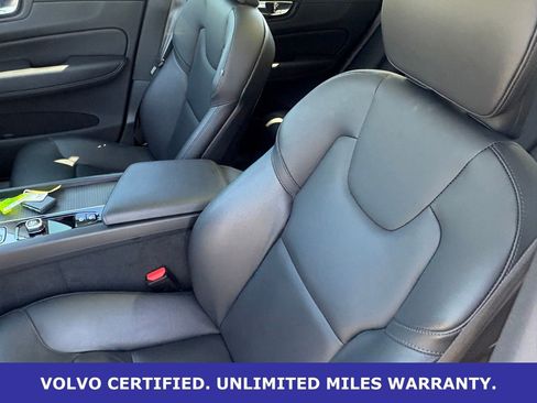 Certified 2025 Volvo XC60 B5 Core AWD/4WD image 28