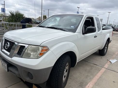 Used 2018 Nissan Frontier S image 1