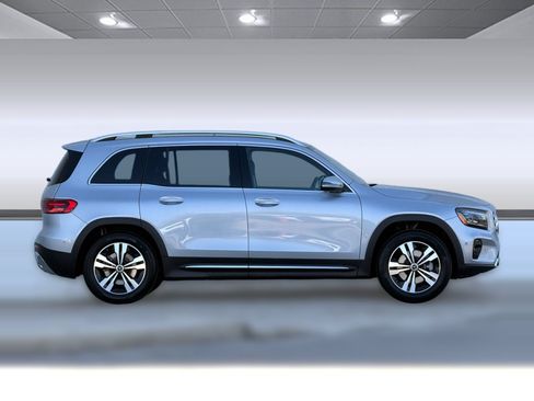 Used 2026 Mercedes-Benz GLB 250 image 8
