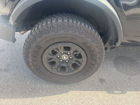 Used 2023 Ford Bronco Wildtrak image 10
