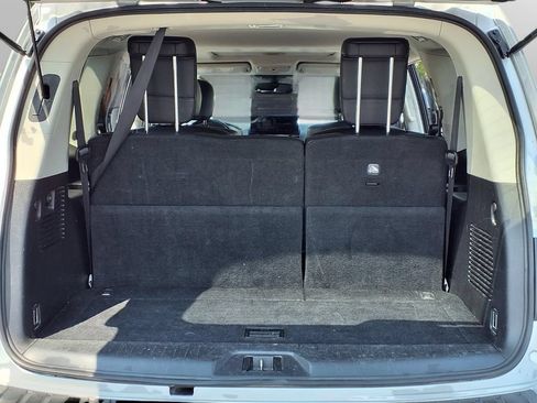 Used 2024 Nissan Armada SL w/ Captain's Chairs Package AWD/4WD image 28