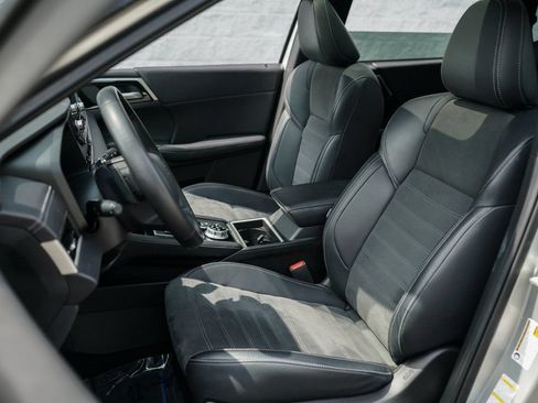 Used 2023 Mitsubishi Outlander LE AWD/4WD image 22
