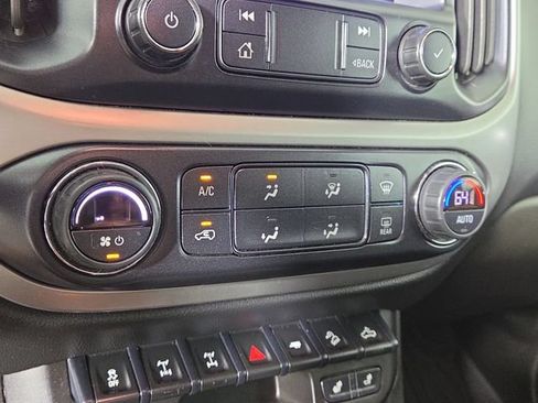 Used 2022 Chevrolet Colorado ZR2 AWD/4WD image 19