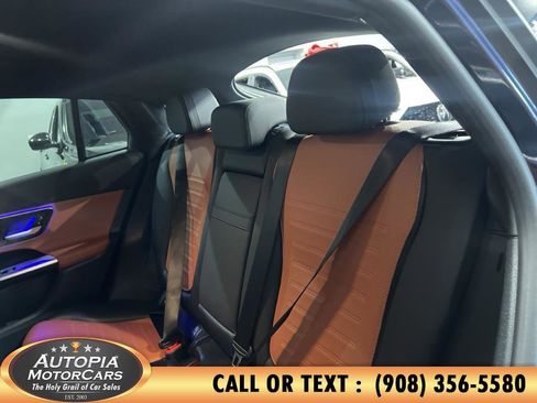 Used 2024 Mercedes-Benz GLC 300 4MATIC image 17