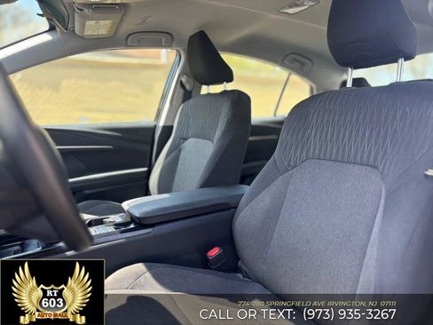 Used 2025 Toyota Camry LE image 13