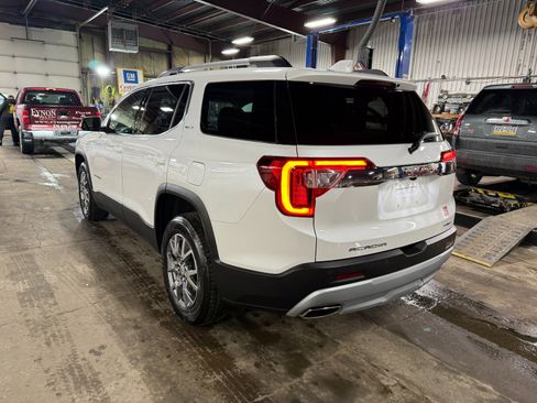 Used 2022 GMC Acadia SLT w/ LPO, Floor Liner Package image 3