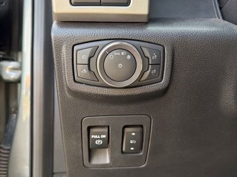 Used 2019 Ford F150 Lariat w/ Equipment Group 501A Mid AWD/4WD image 20