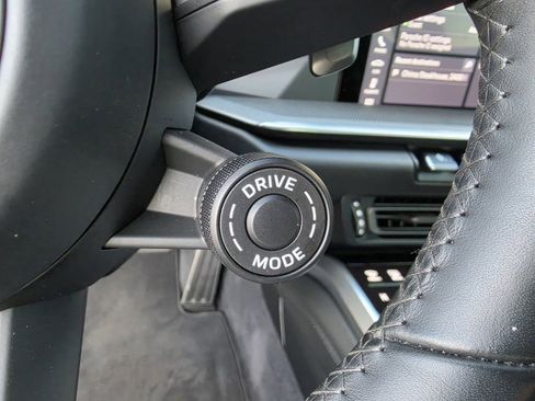 Used 2021 Porsche 911 Turbo image 17