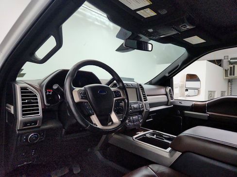 Used 2017 Ford F250 Platinum w/ Platinum Ultimate Package AWD/4WD image 13