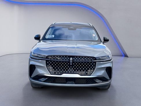 Used 2024 Lincoln Nautilus Reserve image 10