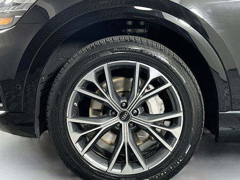 Used 2023 Audi Q8 Premium Plus w/ Premium Plus Package AWD/4WD image 11