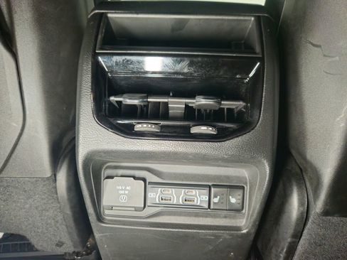 Used 2024 Jeep Grand Cherokee Limited w/ Luxury Tech Group II AWD/4WD image 11
