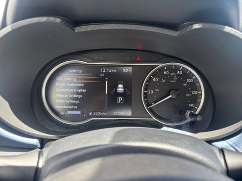 Used 2025 Nissan Versa SV FWD image 37