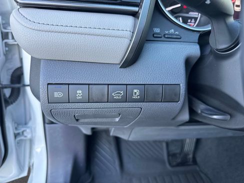Used 2022 Toyota Camry XLE FWD image 31