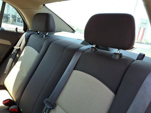 Used 2009 Chevrolet Malibu LS FWD image 12