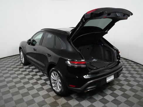 Certified 2025 Porsche Macan AWD image 33