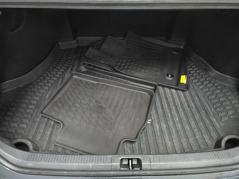 Used 2025 Toyota Camry SE image 11