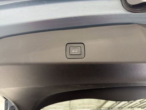 Certified 2025 Buick Encore GX Preferred w/ Comfort Package image 16