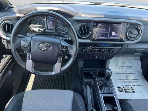 Certified 2023 Toyota Tacoma TRD Off-Road AWD/4WD image 15