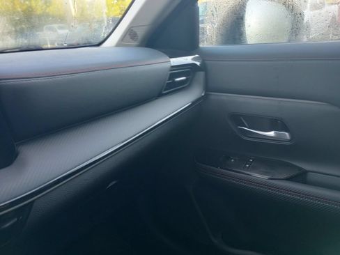 Used 2025 Nissan Kicks SR FWD image 27