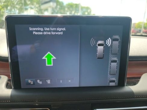 Certified 2024 Lincoln Aviator Reserve w/ Jet Package AWD/4WD image 39