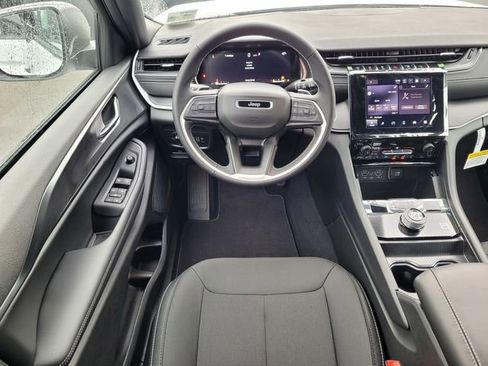 New 2025 Jeep Grand Cherokee Laredo w/ MOPAR Finishing Package image 7