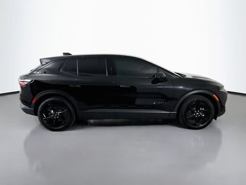 Used 2026 Chevrolet Equinox EV LT w/ Comfort Package FWD image 9