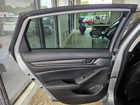 Used 2022 Honda Accord Touring image 15