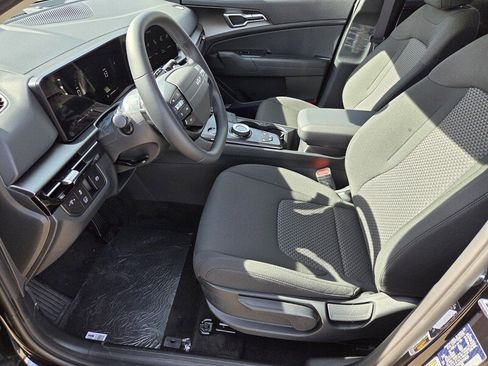 New 2026 Kia Sportage LX FWD image 6