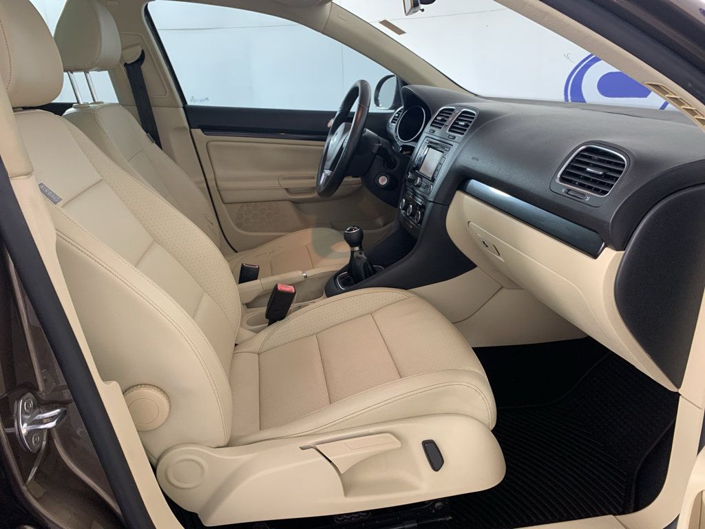 Used 2012 Volkswagen Jetta TDI FWD image 40