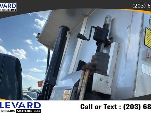 Used 2012 Ford F550 4x4 Regular Cab Super Duty w/ Payload Upgrade Pkg image 27