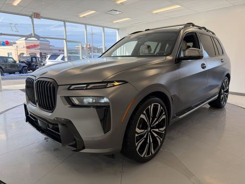 Used 2023 BMW X7 xDrive40i w/ Executive Package image 78