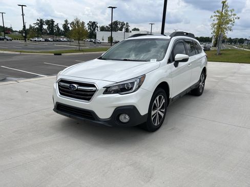 Used 2019 Subaru Outback 2.5i Limited AWD/4WD image 5