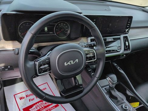 Used 2023 Kia Sorento X-Line EX image 9