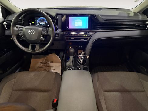 Used 2025 Toyota Camry LE FWD image 17