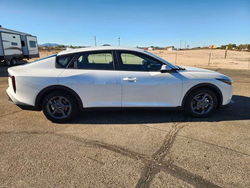 Used 2026 Kia K4 FWD image 4