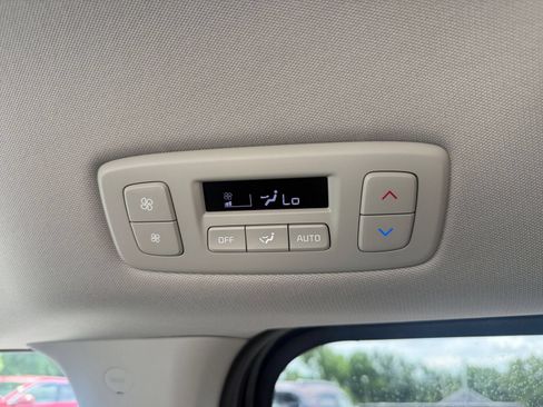 Used 2026 Kia Carnival FWD image 20