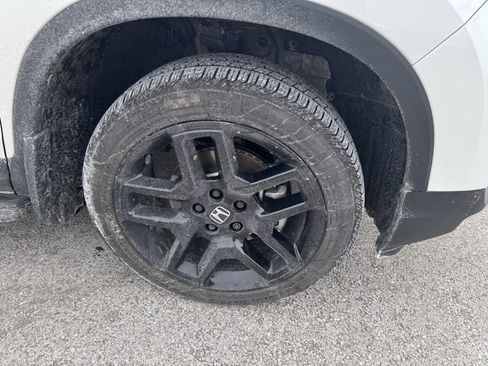 Used 2025 Honda Passport Black Edition image 4