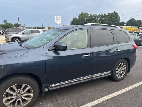 Used 2016 Nissan Pathfinder SL w/ SL Premium Package AWD/4WD image 1