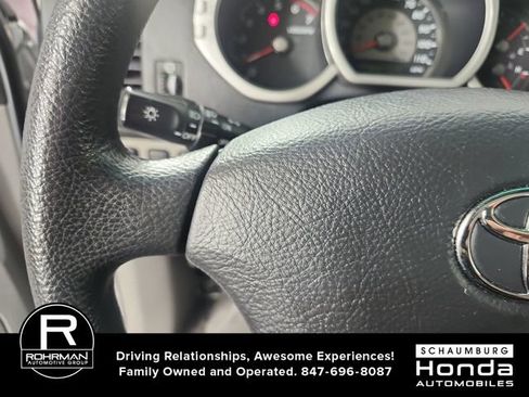 Used 2004 Toyota 4Runner SR5 AWD/4WD image 11